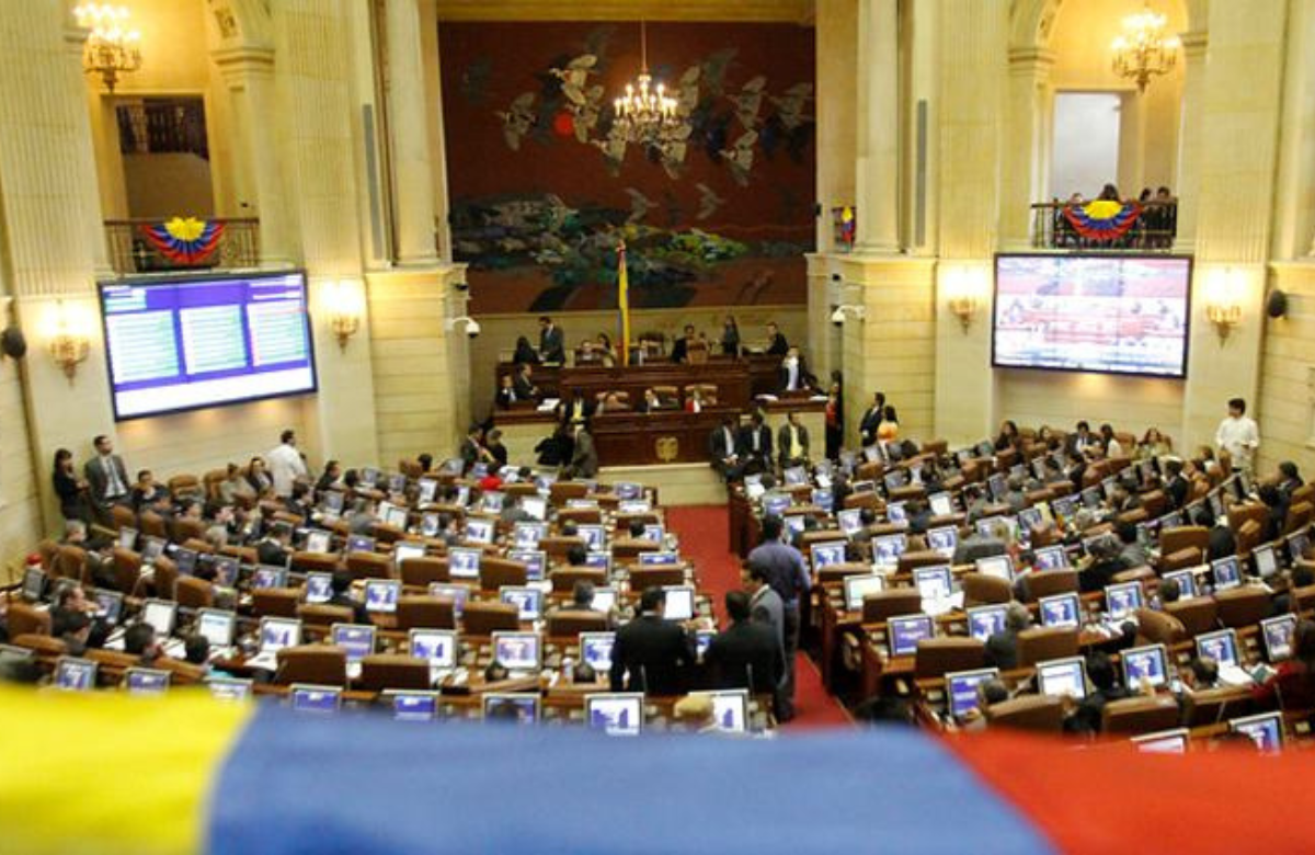 La Cámara de Representantes propone extras para aprobar reformas