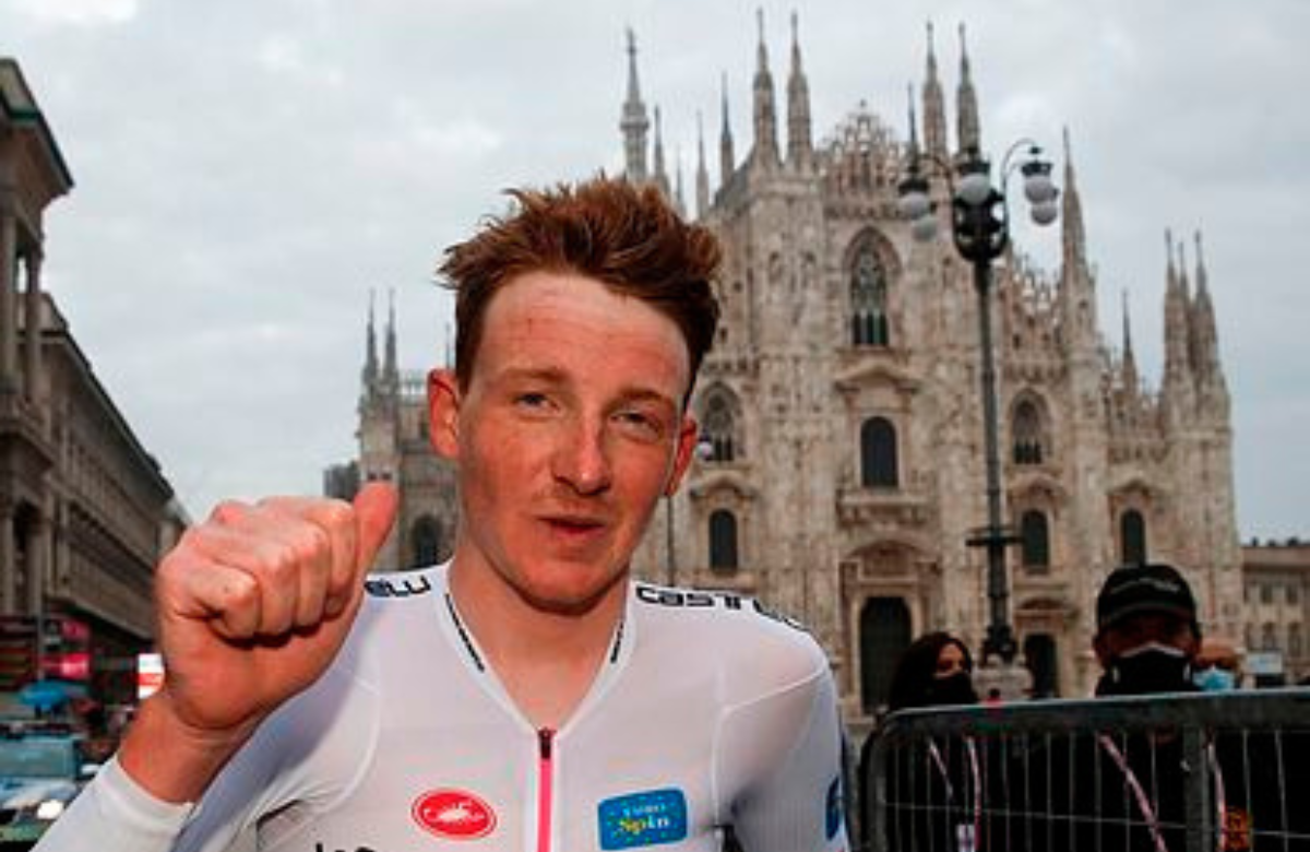 Tao Geoghegan Hart abandona el Giro de Italia