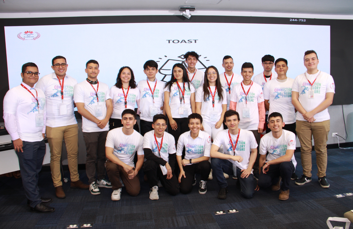Jóvenes colombianos compiten por la victoria en la Huawei ICT Competition 2024