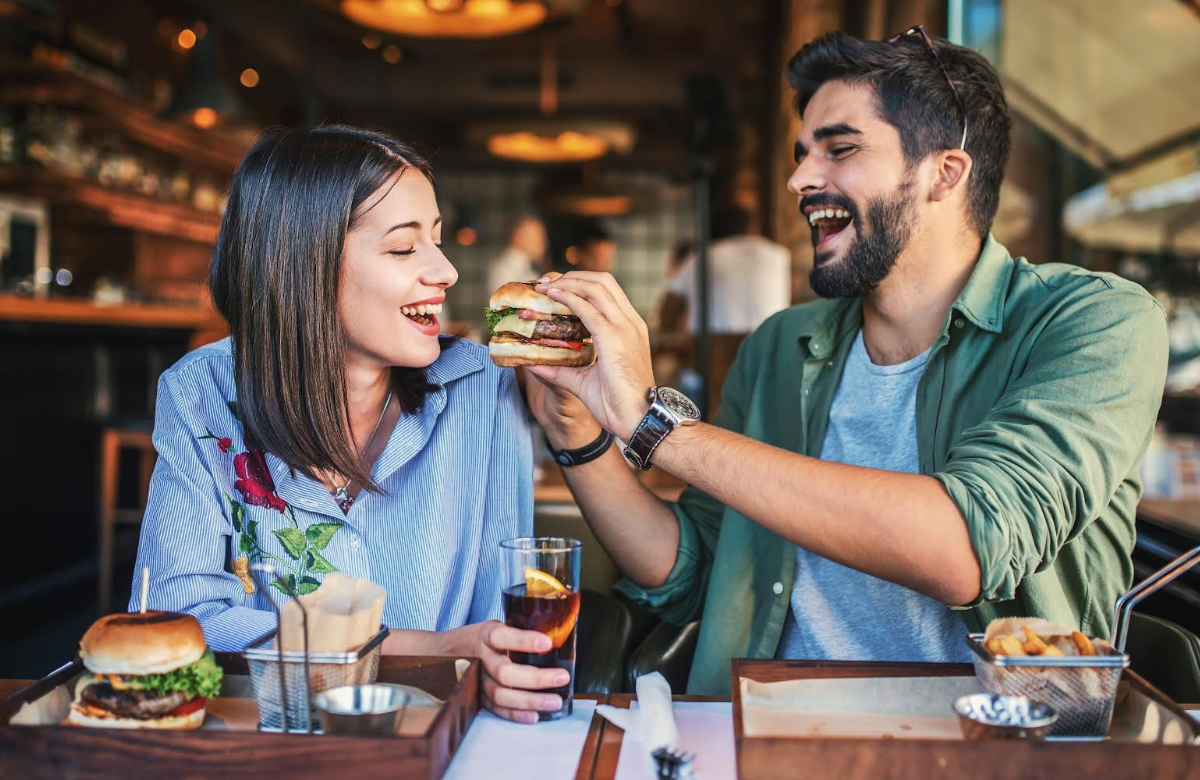 Plaza Central ofrece combos y descuentos VIP en el Día Internacional de la Hamburguesa