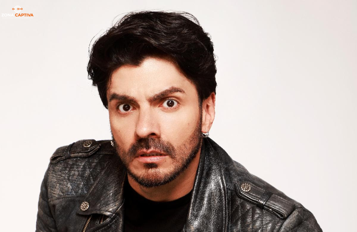 Jimmy Vásquez se ríe del fanatismo en “Idiólatras”, su nuevo monólogo teatral