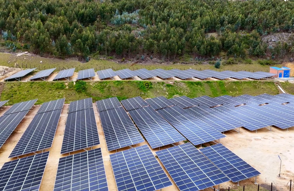 Colgas y Ladrillera Santafé inauguran uno de los parques solares de autogeneración industrial más grandes de Cundinamarca